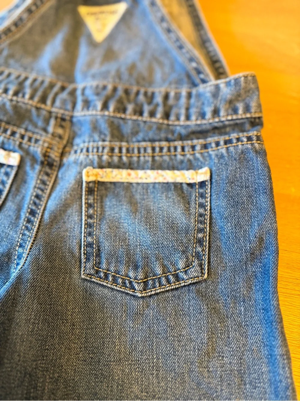 oshkosh bgosh girl blue jean and floral shorts Size 2T